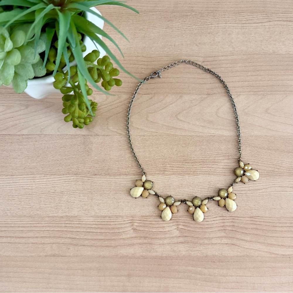 • cream statement necklace •